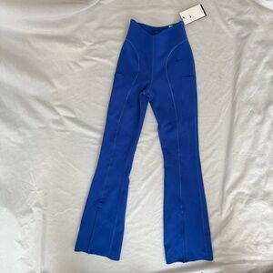 NWT Nike Blue FutureMove Dri-FIT High Waist flare leggings with pockets XS